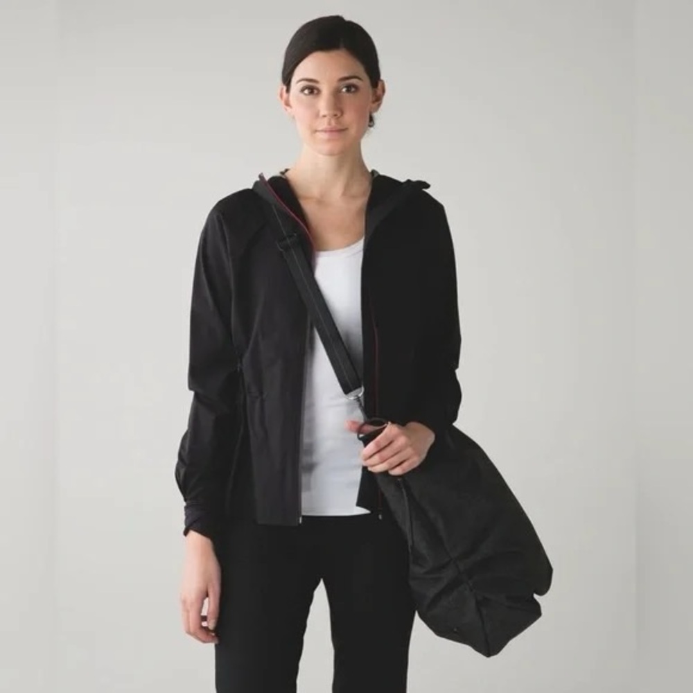 Lululemon go-go-go tote new without tags.